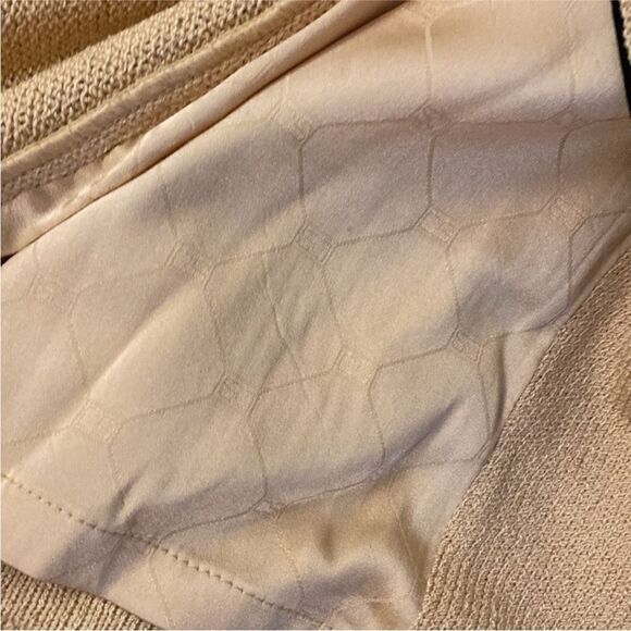 St. John Collection Elegant Women's Cream Blazer with Black Trim, US12 - Picture 8 of 9